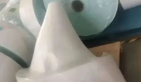 夏季不干膠標(biāo)簽使用全攻略:四大常見(jiàn)問(wèn)題解決方案